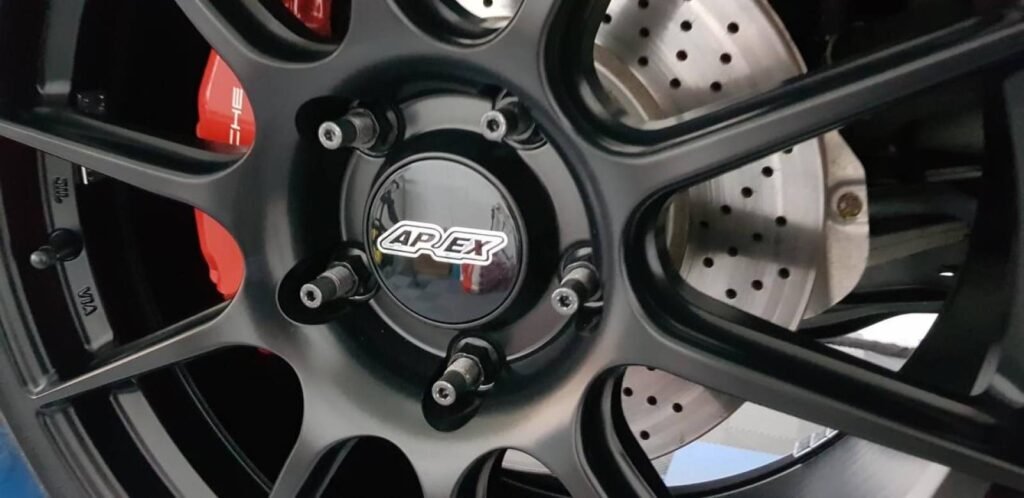 Nettoyage et traitement protecteur des jantes à Chartres – brillance et protection anti-salissure